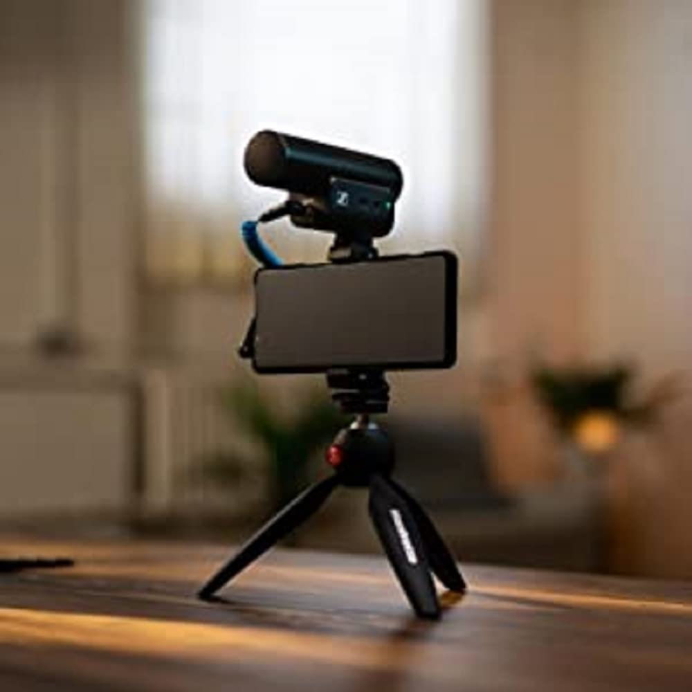 Sennheiser MKE 400 Compact On-Camera Shotgun Microphone | Super-Cardioid Directional Pickup | Integrated Wind Protection | 3-Step Sensitivity Switch | Ideal for Vlogging & Mobile Journalism