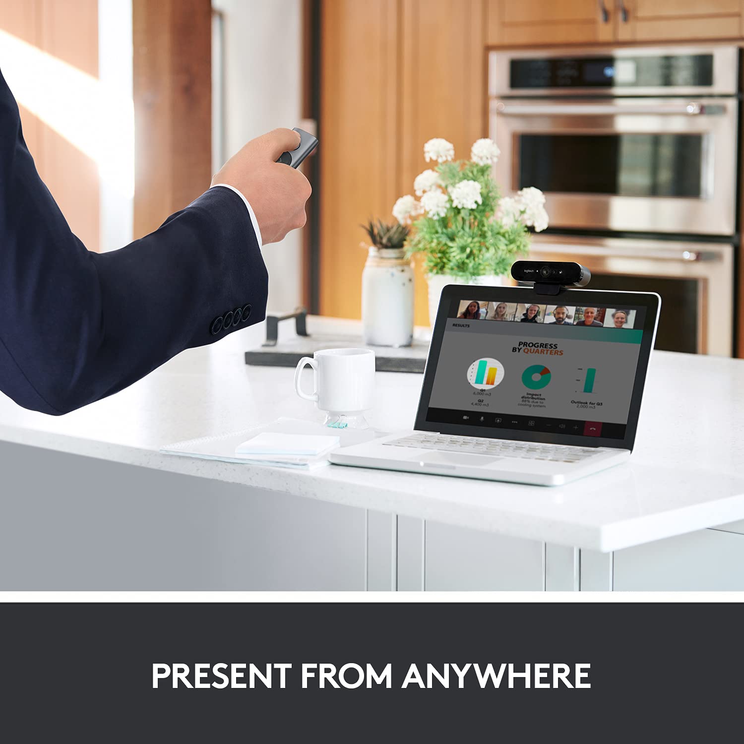Logitech Spotlight Presentation Remote - Universal Wireless Presentation Clicker with Laser Pointer, Advanced Digital Highlighting, Bluetooth, 30 m Range and Quick Charging - Slate