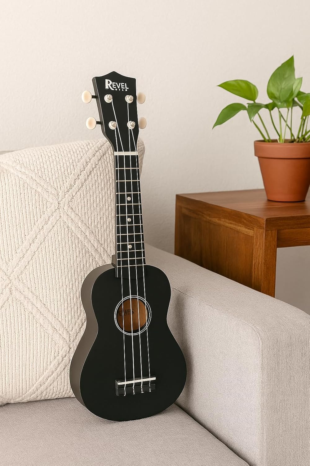 REVEL 21 inches Soprano Ukulele (Jamming Black) with carry bag. Core with gentle braced wood for warm bright tone.(Black)