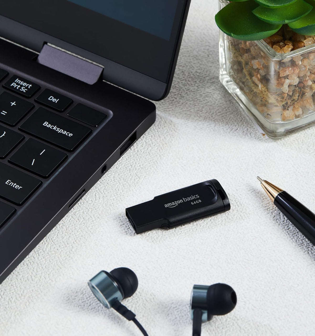 Amazon Basics 64 GB Flash Drive | USB 2.0 E Series | Temperature, Shock and Vibration Resistant | Plastic Body Finish